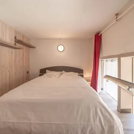Grand Ferret Furnished Flat Шамоні
