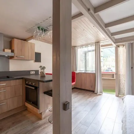 Апартаменти Grand Ferret Furnished Flat *